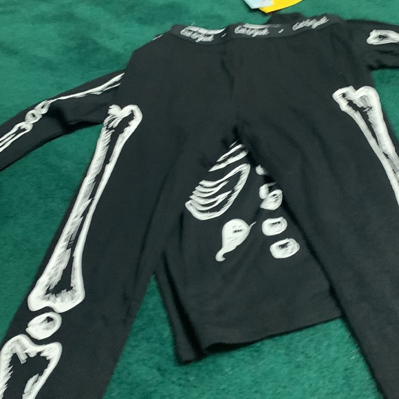 Brand new with tag pair of pajamas for boys - Picture 3 of 5